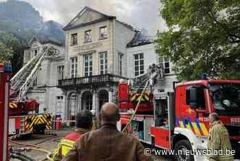Zware brand woedt in historisch kasteel De Varens: “Bluswerken zullen nog een tijd duren”