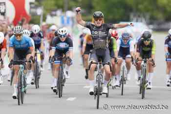 Julie Stockman sprint naar eerste UCI-zege in Grote Prijs Schellebelle: “Het Whatsapp-groepje met mijn broers heeft geholpen”
