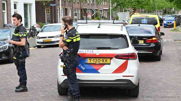 Verkeersregelaars aangereden tijdens Wings for Life, bestuurder rijdt door