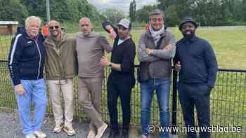 Voetbalmanagers troepen samen om voetbaltalent te scouten: “Keepers vinden is moeilijk”