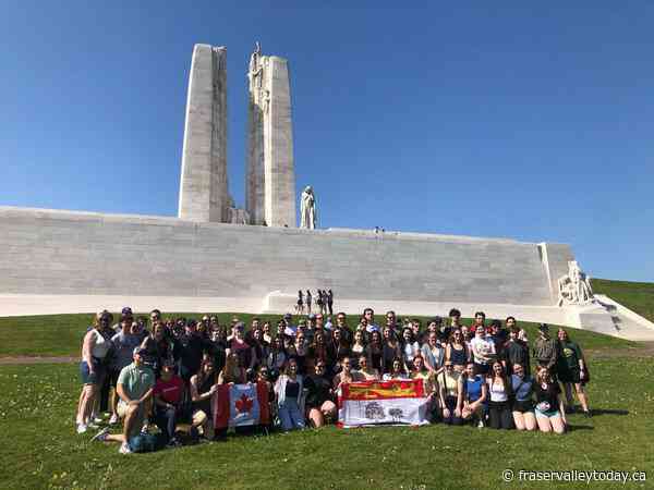 Canadian students in Netherlands for 1945 liberation celebrations