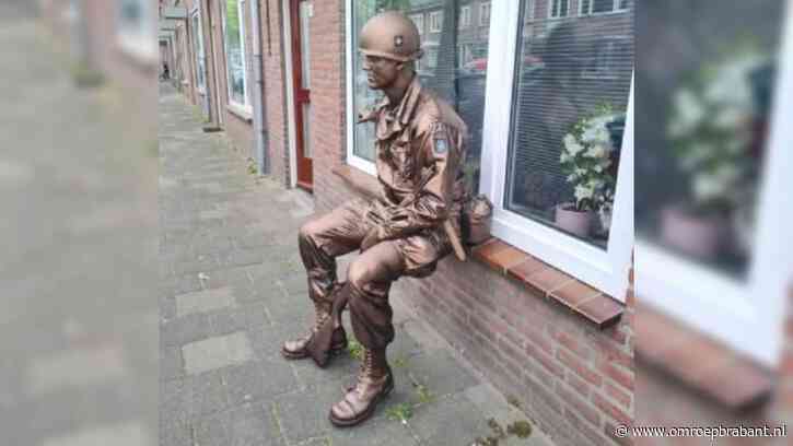 Gestolen soldaat weer terecht, bleek eindje verderop de wacht te houden