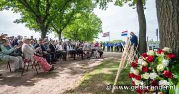 Gedenkteken op plek Lancaster-crash, Engelse families geroerd: 'Zulke jonge jongens'
