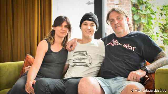 1.500 mensen komen Vins (17) uit Pelt steunen in strijd tegen leukemie: “Hij had 360.000 slechte witte bloedcellen, het mogen er maar 10.000 zijn”