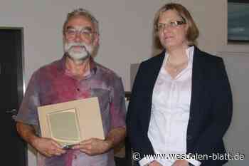 Uwe Thost erhält Ehrenplakette des Schwimmsports