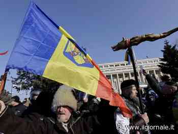 Romania, il leader di ultradestra Simion in testa negli exit poll: pronto a nominare Georgescu presidente