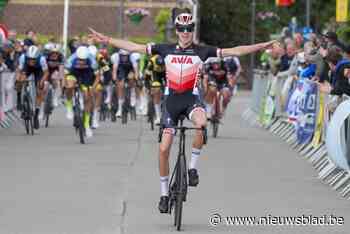 Daan Van Raemdonck zet sprinters een hak en verovert eerste titel bij PK tweedejaarsnieuwelingen: “Deze trui dragen is een eer”
