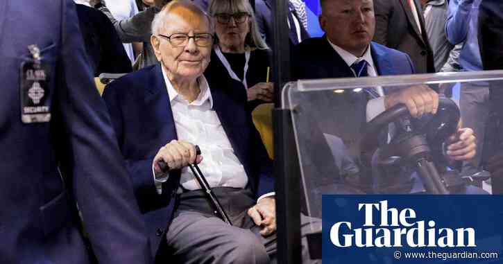 Business figures pay tribute to Warren Buffett after retirement announcement