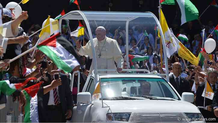 Francis' 'pope-mobile' being converted into Gaza mobile clinic