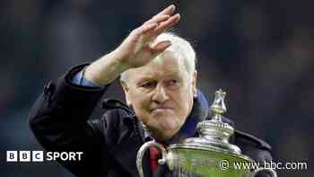 NI & Aston Villa legend McParland dies aged 91