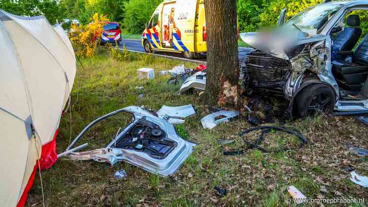 Dode bij crash bedrijfsbus, afrit A50 tijd lang afgesloten