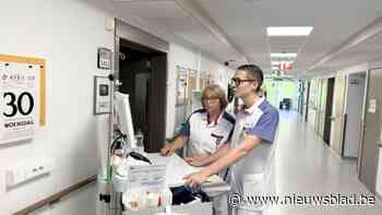 Leerlingen Sint-Aloysius runnen zes weken lang geriatrie in Heilig Hartziekenhuis: “We zijn echt de verpleegkundigen van dienst”