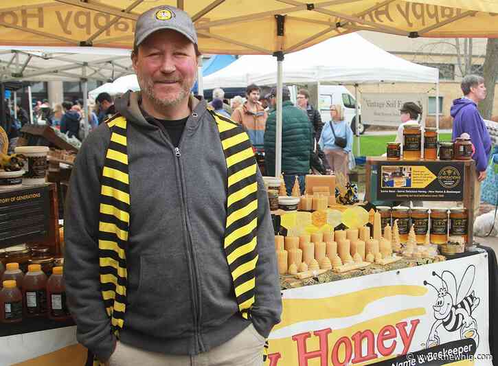 Memorial Centre farmers' market out in the open again, looking beyond summer season