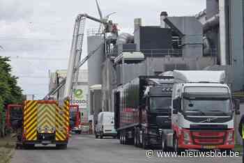 Filterinstallatie vat vuur bij mestbedrijf in Kallo