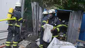 Hohe Flammen und dichter Rauch in Langenhorn – Anwohner rufen Retter