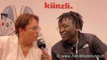 Magdalena Martullo-Blocher wird zur Schuhverkäuferin – Video geht viral