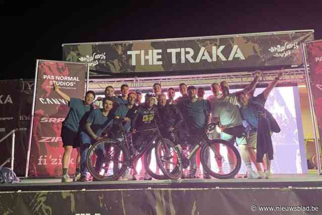 Tars Notteboom stapt even op gravelfiets