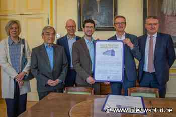 Nu is het officieel: universiteitshal is voor het eerst sinds de Franse revolutie weer eigendom van KU Leuven