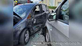 Verkehrsunfall in Helmstedt fordert verletzte Person und Vollsperrung