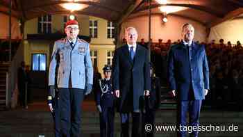 Liveblog zur Regierungsbildung: ++ Bundeswehr ehrt Scholz mit Zapfenstreich ++