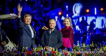 Stralend koningspaar sluit Bevrijdingsdag af met Poolse premier Tusk op Amstel