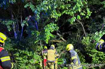 FW-GE: Verkehrsunfall mit einer eingeschlossenen Person