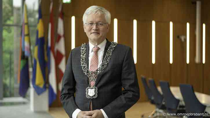 Theo Weterings (66) stopt als burgemeester van Tilburg