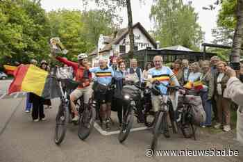 85-jarige Fonny fietst met vrienden van Spanje naar Brasschaat: “Ze droomden er al lang van”