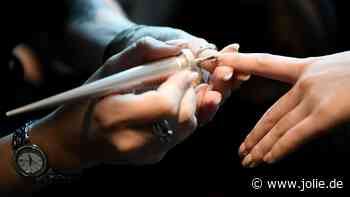 Nagellack-Trend 2025: "Galaxy Nails" heben sich von der Masse ab