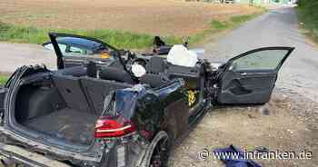 Kreis Coburg: Zwei Verletzte nach Unfall in Lebensgefahr - Feuerwehr musste befreien