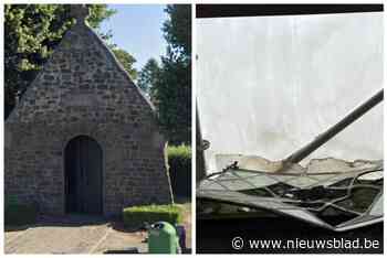 Vandalen beschadigen voertuigen en slaan alle glas-in-loodramen in... van Vredeskapel