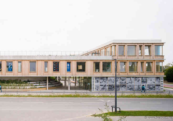 Für Wassersport nach Olympia 
 - Verbandssitz von Le Studio Sanna Baldé bei Paris