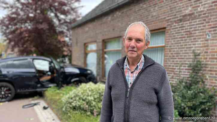 Auto botst tegen fietser en het huis van Piet: 'Heel erg geschrokken'