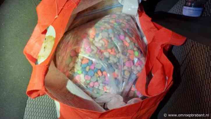 Zeven kilo xtc gevonden in auto, man (19) opgepakt