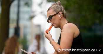 Experts issue health warning over vaping alternative popular with teens