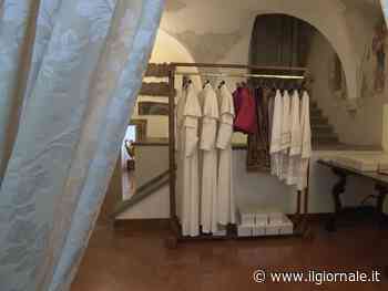 Il pianto, gli abiti bianchi e la preghiera: ecco cosa succede al Papa nella "stanza delle Lacrime"