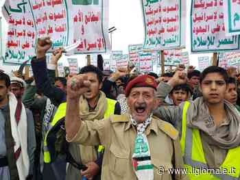 L'annuncio di Trump: "Gli Houthi si sono arresi, stop ai bombardamenti"