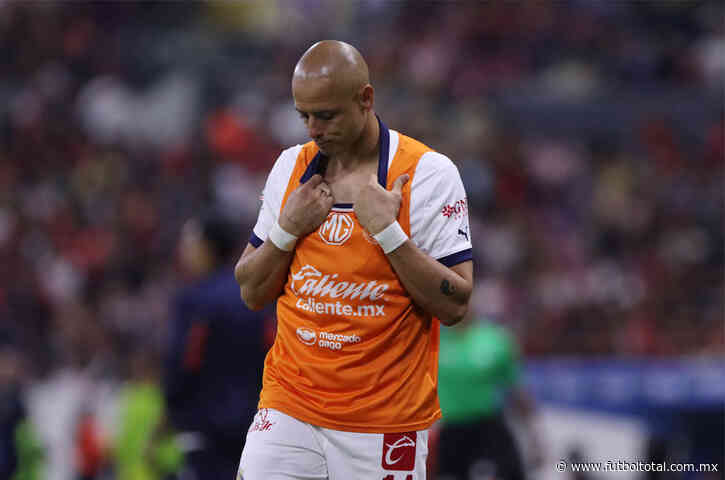 Chicharito, fundamental para elegir al nuevo DT de Chivas