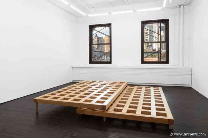 Closely Watched Gallery Gordon Robichaux Proves There’s an Alternative to the Blue-Chip System