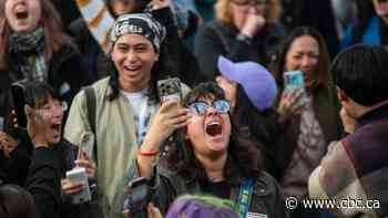 Hundreds join 'cathartic' group scream event at Trinity Bellwoods Park
