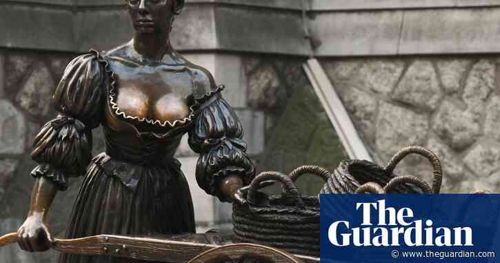 Front row? Dublin orders tourists to leave statue’s cleavage alone