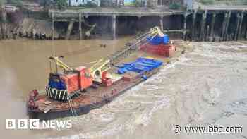 Barge to be moved within days, council says