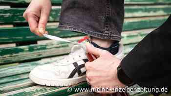 Flasche öffnen ohne Flaschenöffner: Klappt dieser Hack?