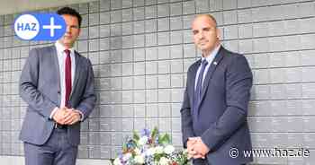 80 Jahre Kriegsende: Krach und Peleg besuchen Gedenkstätte Hannover-Ahlem