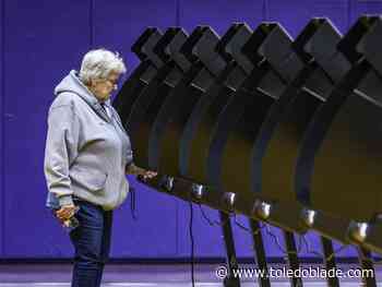 Incumbent, former city staffer win primary election for Toledo mayor