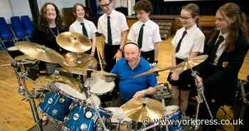 Status Quo drummer Jeff Rich pays visit to Millthorpe School