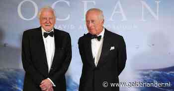 Koning Charles duikt op bij première documentaire David Attenborough