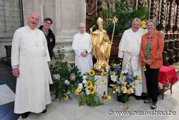 Origineel Sint-Servaasbeeld in vol ornaat terug in Grimbergse basiliek: “We zijn nu helemaal klaar voor de ommegang”