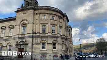 Council workers facing pay cuts this summer