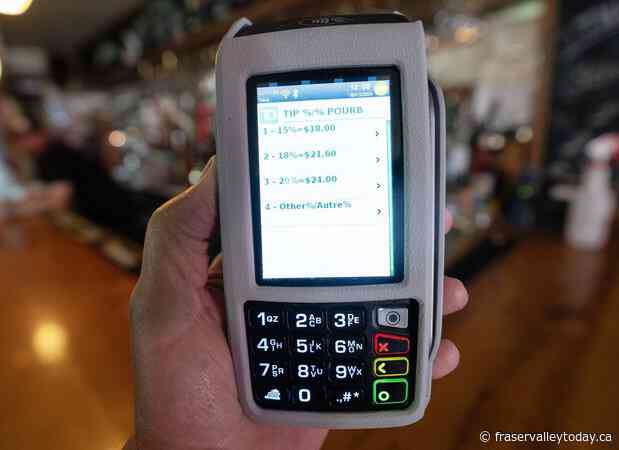 New rules on tipping, price labelling take effect across Quebec